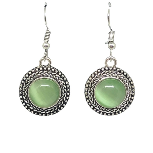 Stunning Luminous Green & Silver Fashion Earrings Drop Earrings NEW - Picture 1 of 5